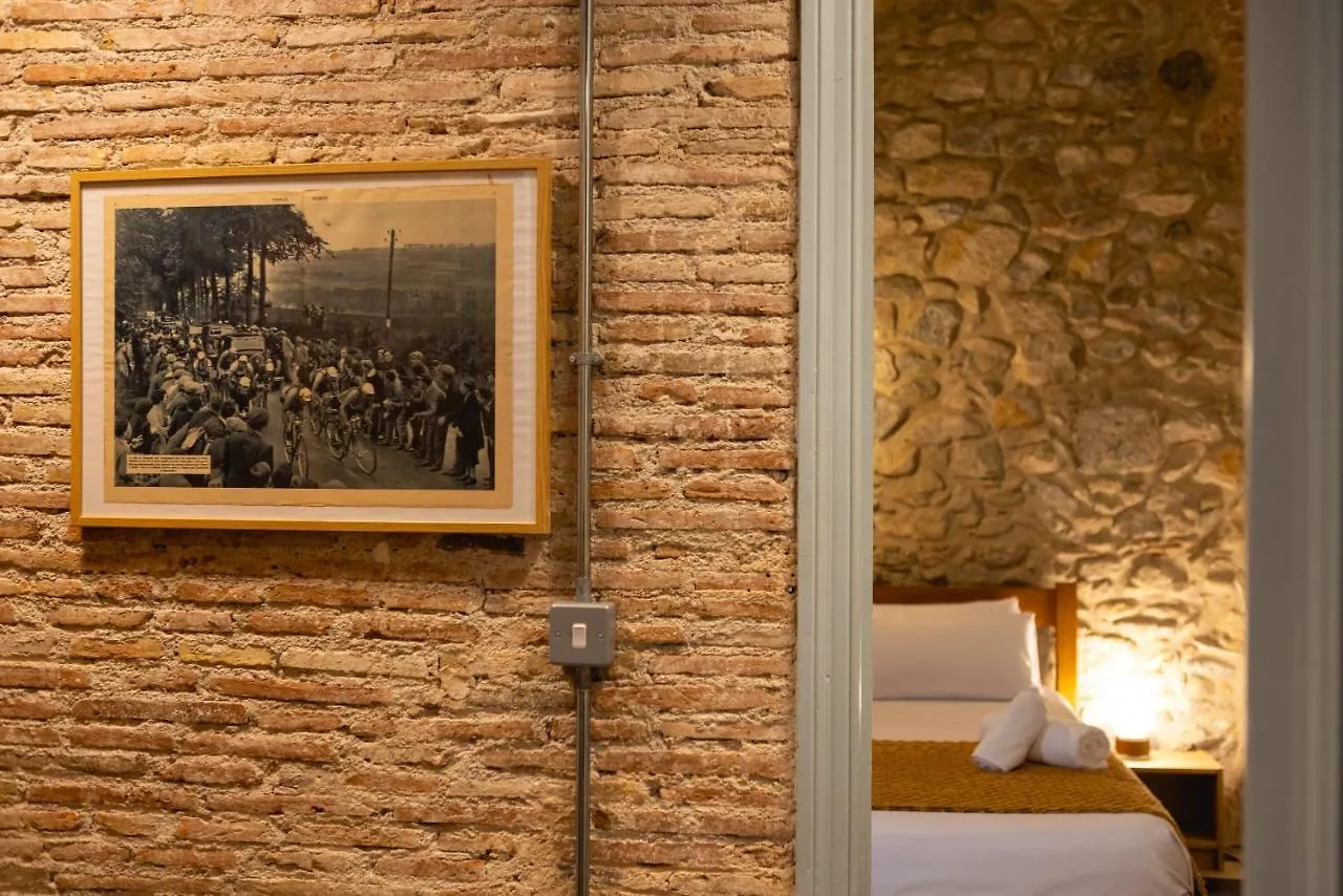 Bravissimo Les Rajoles, Unique 3-Bedroom Apartment Girona
